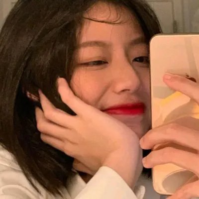 公寓里的两个女人